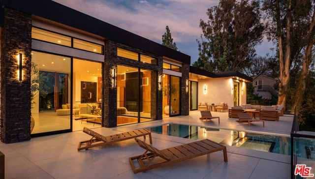 12752 Mulholland Drive, Los Angeles, CA 90210