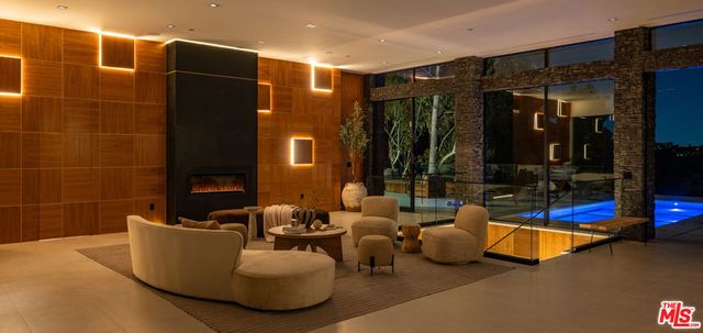 12752 Mulholland Drive, Los Angeles, CA 90210