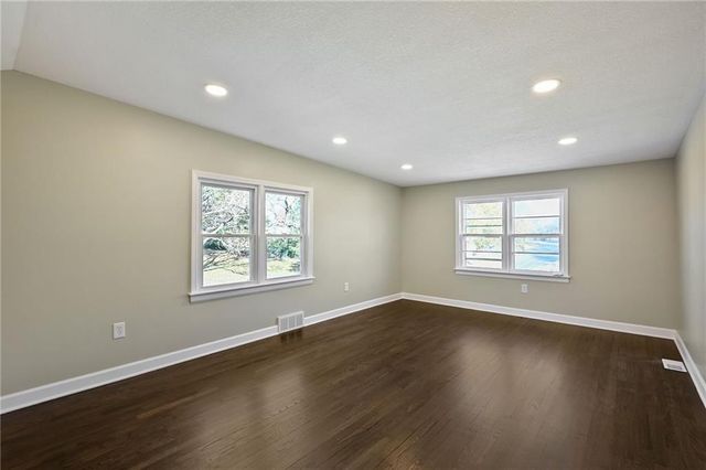 8301 Highland Avenue, Kansas City, MO 64131