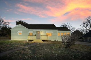 8301 Highland Avenue, Kansas City, MO 64131