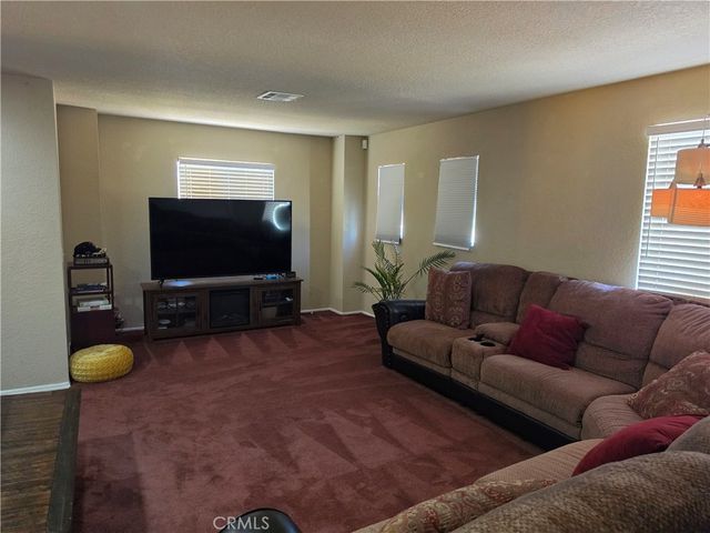 38638 Annette Avenue, Palmdale, CA 93551
