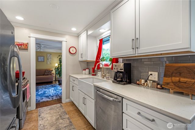 6302 181st Place SW, Lynnwood, WA 98037