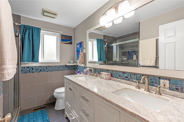 6302 181st Place SW, Lynnwood, WA 98037