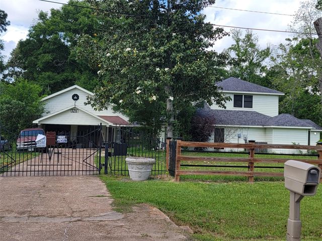 326 Spanish Cove Drive, Crosby, TX 77532