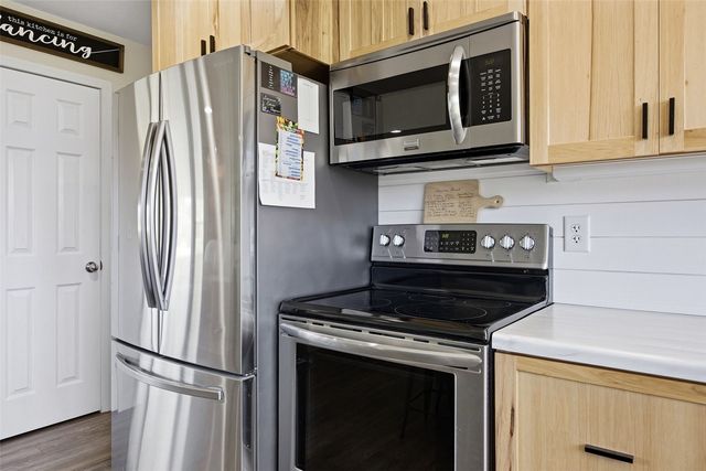 5759 1st Avenue SW, Cedar Rapids, IA 52405