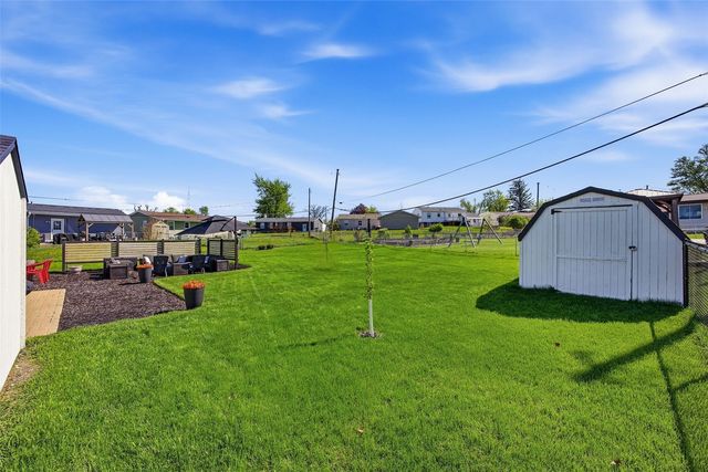 5759 1st Avenue SW, Cedar Rapids, IA 52405