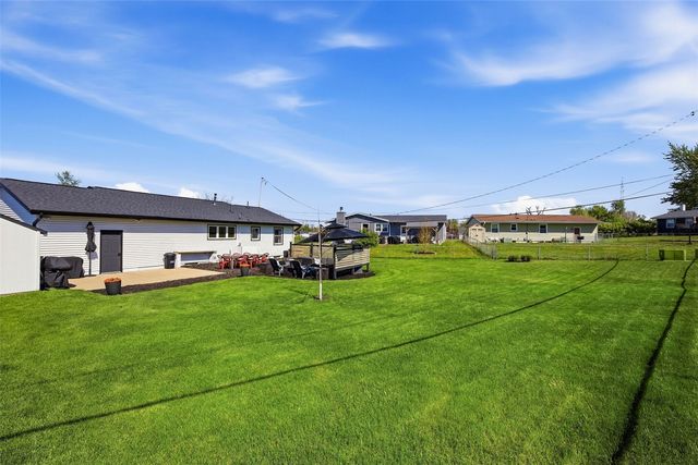5759 1st Avenue SW, Cedar Rapids, IA 52405