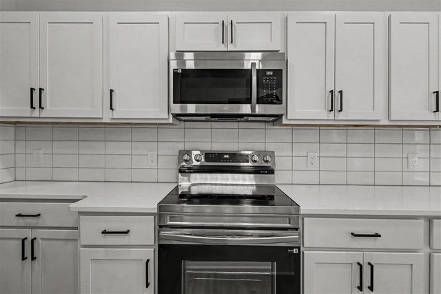 1480 W Valley, Lansing, MI 48906