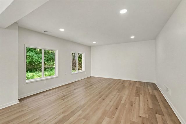 1480 W Valley, Lansing, MI 48906