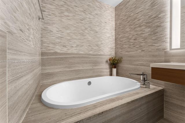 1 Collins Ave 308, Miami Beach, FL 33139