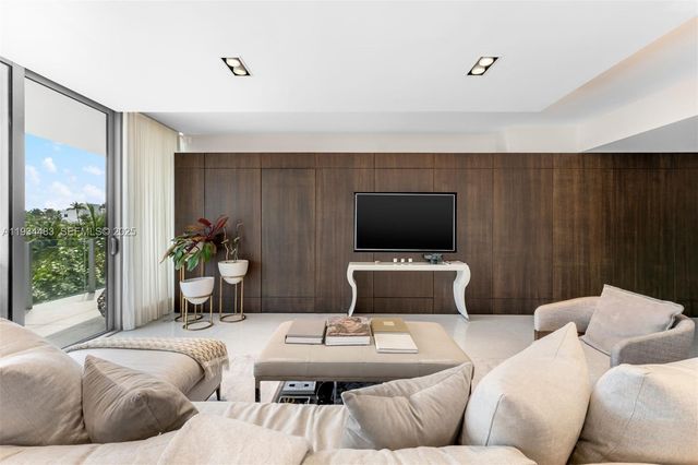 1 Collins Ave 308, Miami Beach, FL 33139