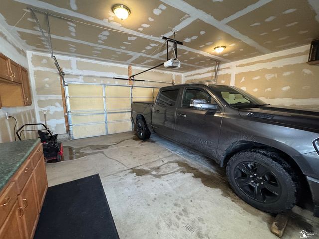 1826 Oak Leaf Drive, Adrian Twp, MI 49221