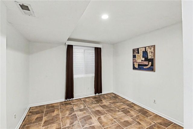 18527 W 153 Place, Olathe, KS 66062