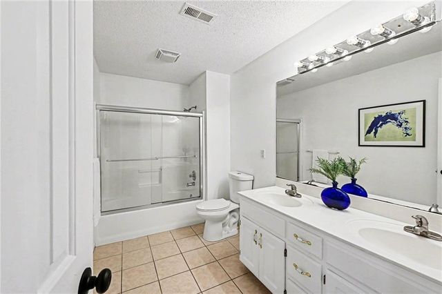 18527 W 153 Place, Olathe, KS 66062