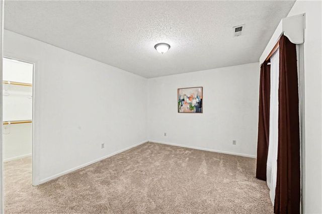 18527 W 153 Place, Olathe, KS 66062