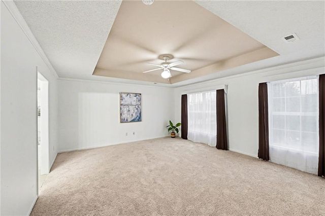 18527 W 153 Place, Olathe, KS 66062