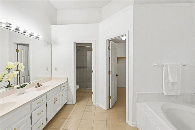 18527 W 153 Place, Olathe, KS 66062