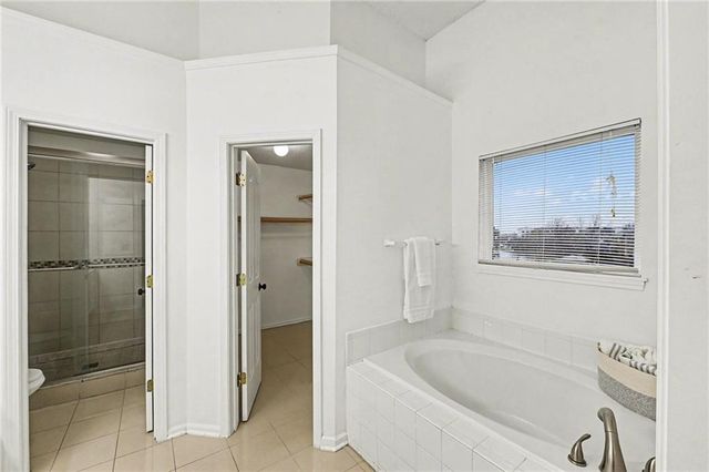 18527 W 153 Place, Olathe, KS 66062