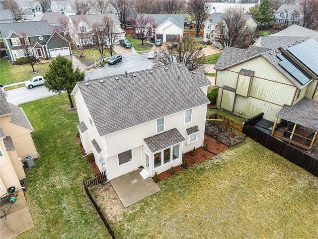 18527 W 153 Place, Olathe, KS 66062