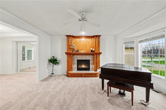 18527 W 153 Place, Olathe, KS 66062