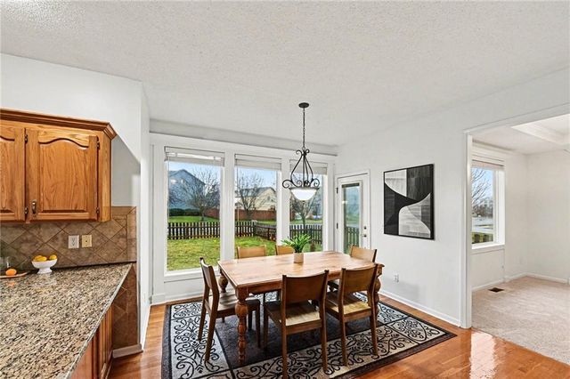 18527 W 153 Place, Olathe, KS 66062