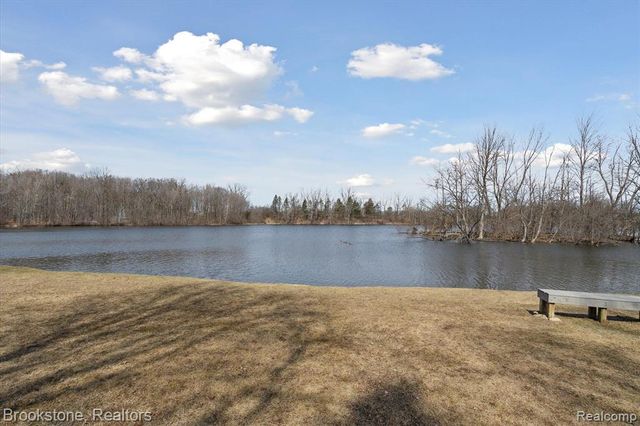 711 Sylvanwood Drive, Troy, MI 48085