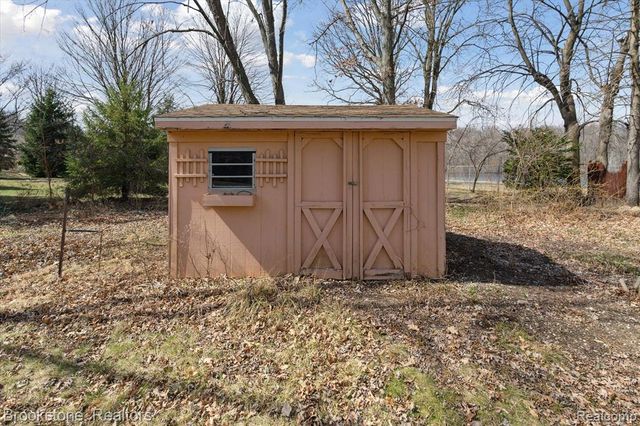 711 Sylvanwood Drive, Troy, MI 48085