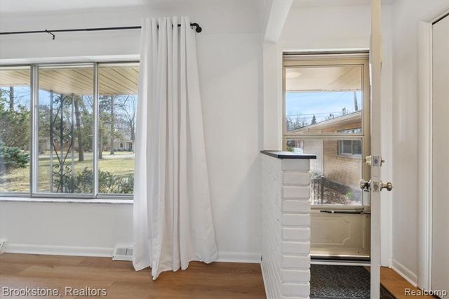 711 Sylvanwood Drive, Troy, MI 48085