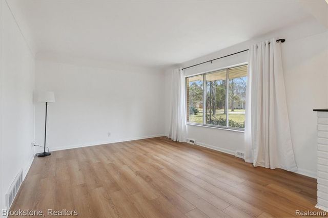 711 Sylvanwood Drive, Troy, MI 48085