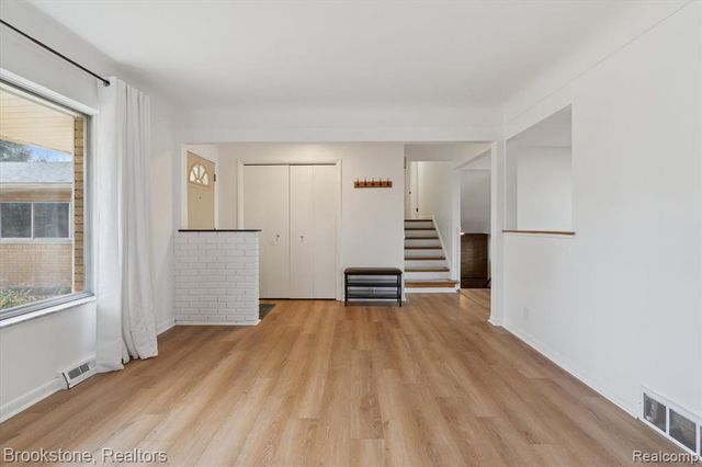 711 Sylvanwood Drive, Troy, MI 48085