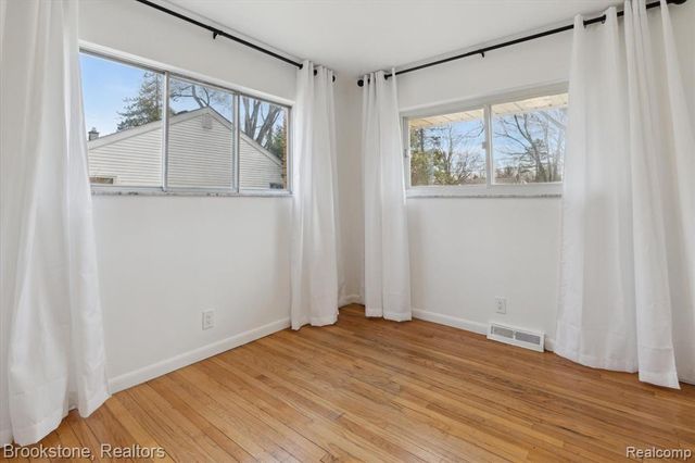 711 Sylvanwood Drive, Troy, MI 48085