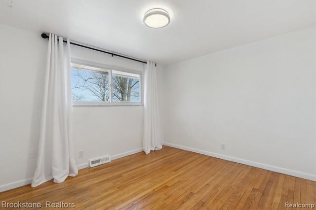 711 Sylvanwood Drive, Troy, MI 48085