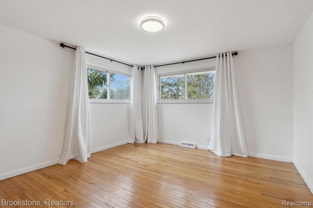 711 Sylvanwood Drive, Troy, MI 48085