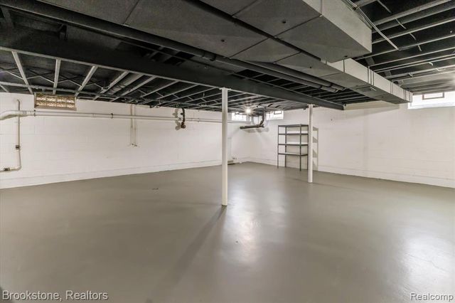 711 Sylvanwood Drive, Troy, MI 48085