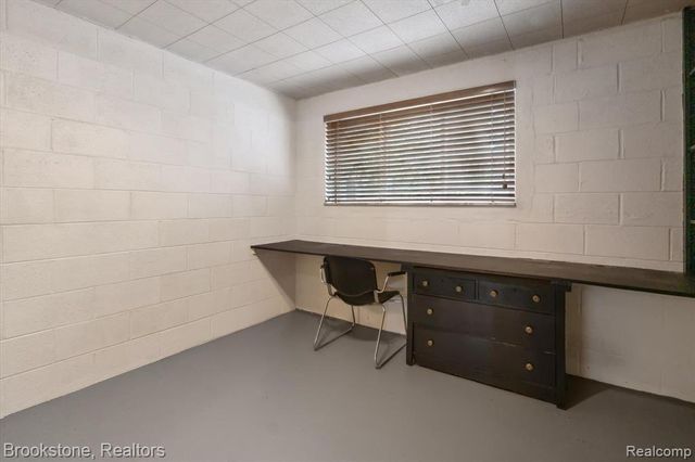 711 Sylvanwood Drive, Troy, MI 48085