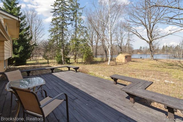 711 Sylvanwood Drive, Troy, MI 48085