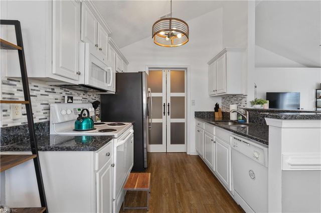 810 Lakeside DR, Suffolk, VA 23435