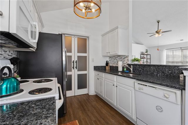 810 Lakeside DR, Suffolk, VA 23435