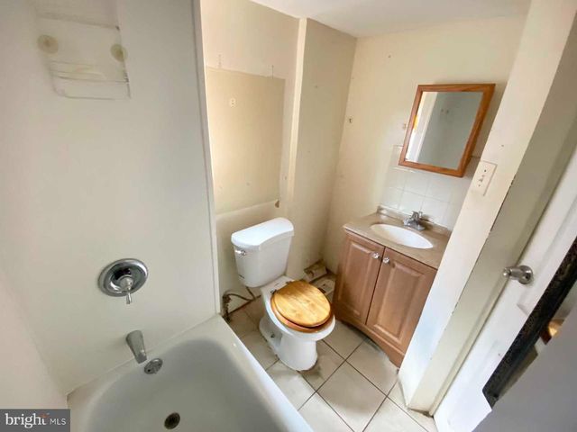 1821 E CLEMENTINE ST, Philadelphia, PA 19134