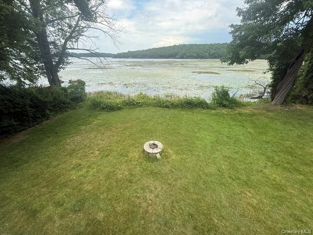 86 W Mombasha Road, Monroe, NY 10950