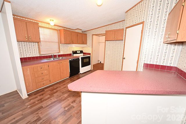 2835 Grace Hill Drive, Granite Falls, NC 28630