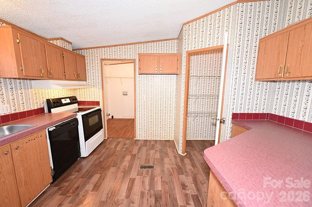 2835 Grace Hill Drive, Granite Falls, NC 28630