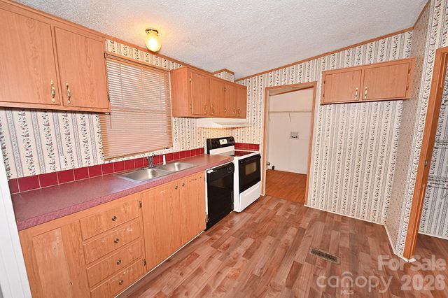 2835 Grace Hill Drive, Granite Falls, NC 28630