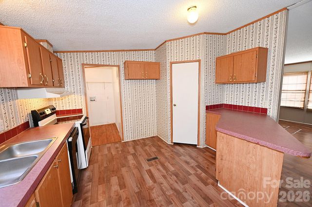 2835 Grace Hill Drive, Granite Falls, NC 28630