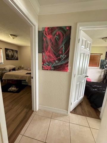 6708 Raleigh St, Hollywood, FL 33024