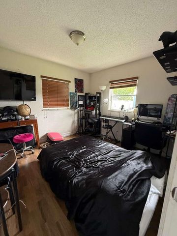 6708 Raleigh St, Hollywood, FL 33024