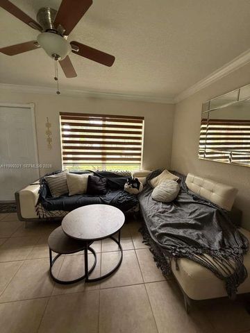 6708 Raleigh St, Hollywood, FL 33024