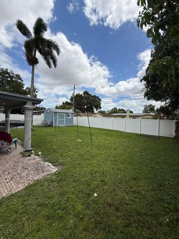 6708 Raleigh St, Hollywood, FL 33024