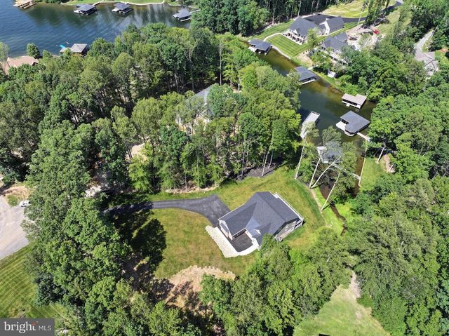 44 DEEP CREEK CIR, Bumpass, VA 23024