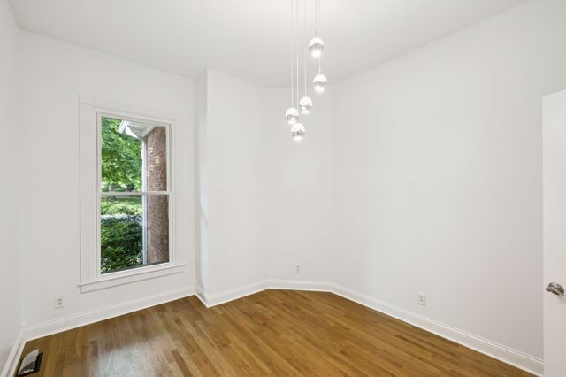 1925 Vicksburg Ln, Lebanon, TN 37087